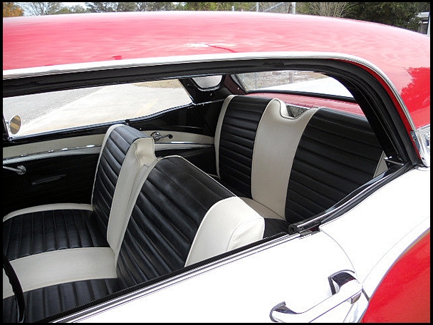 1957 FORD FAIRLANE 500 SKYLINER