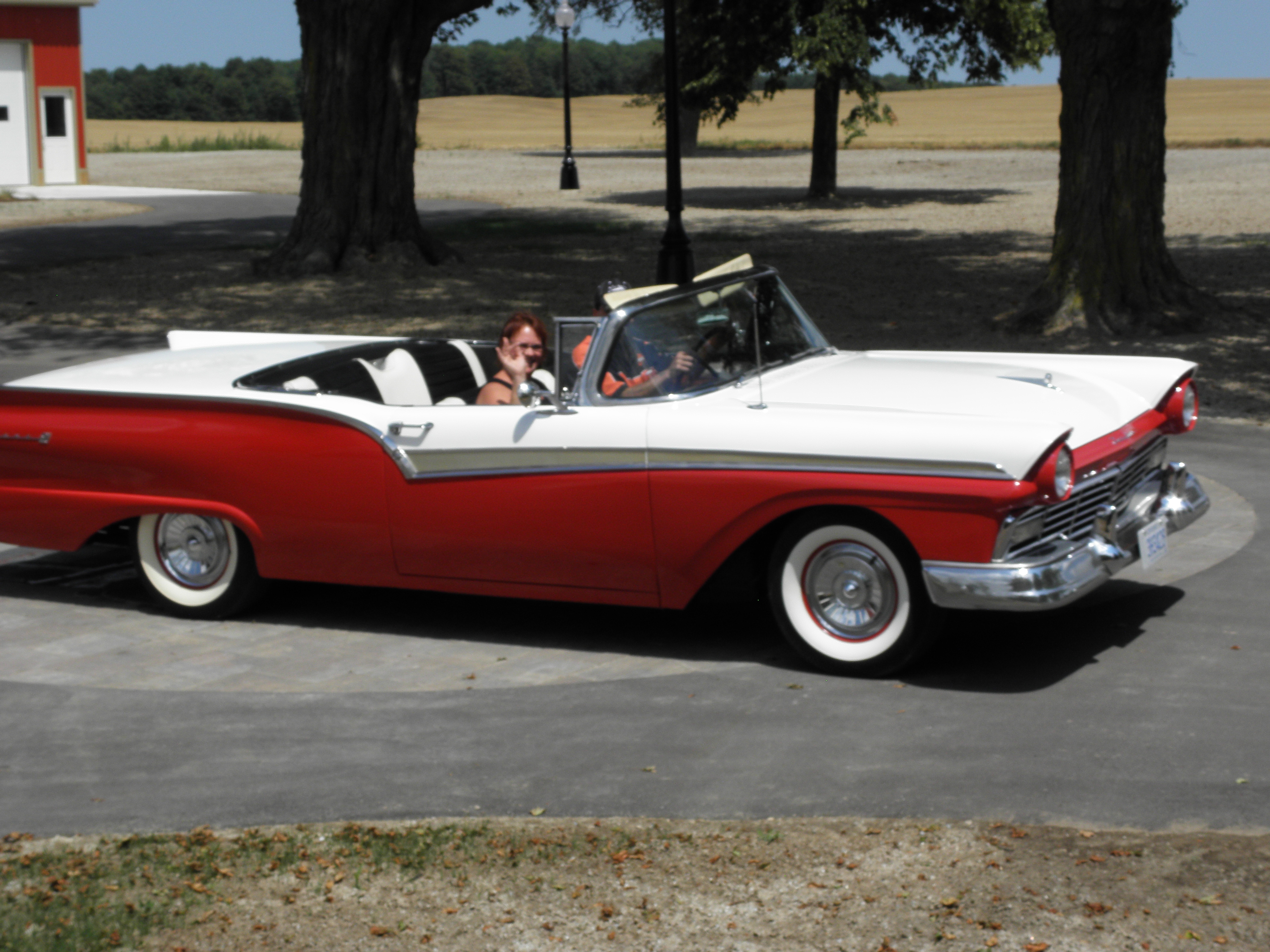 1957 FORD FAIRLANE 500 SKYLINER